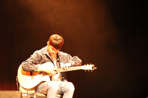 圖片標題:4.指彈組選手表演