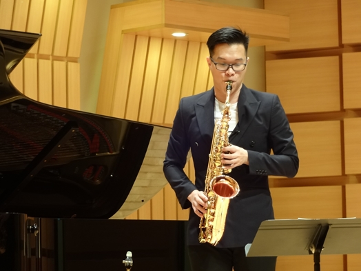 圖片標題:04 薩克斯風獨奏畫面。