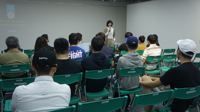 圖片標題:4.王淑芳社資長針對同學提問答覆畫面