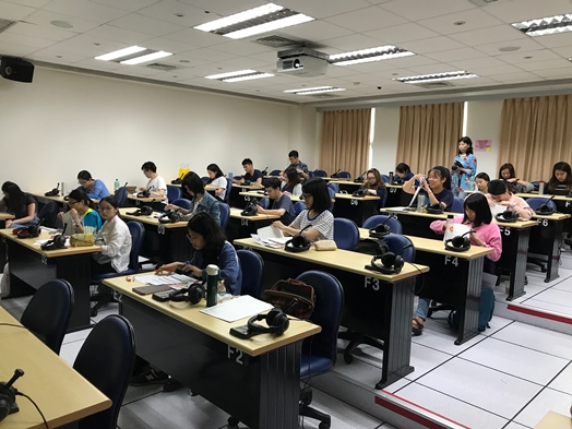 圖片標題:05同學認真聽講