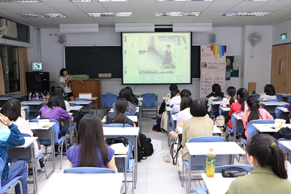 圖片標題:圖四： 同學們專心聽講