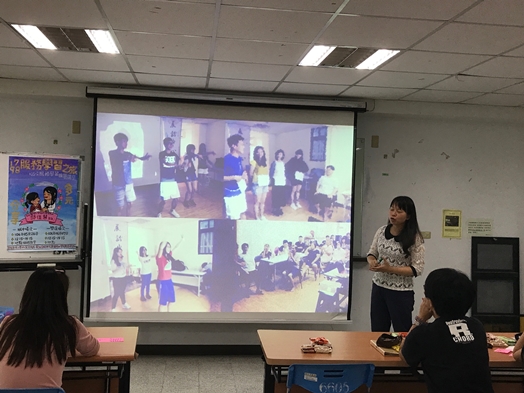 圖片標題:02同學到社區服務年長者