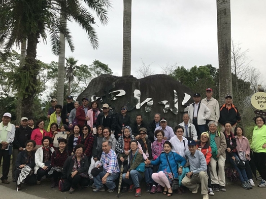 圖片標題:03日61級同學會04