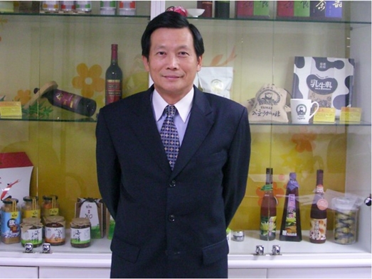 圖片標題:01企管系日66級系友賴杉桂新任崇越科技董事長