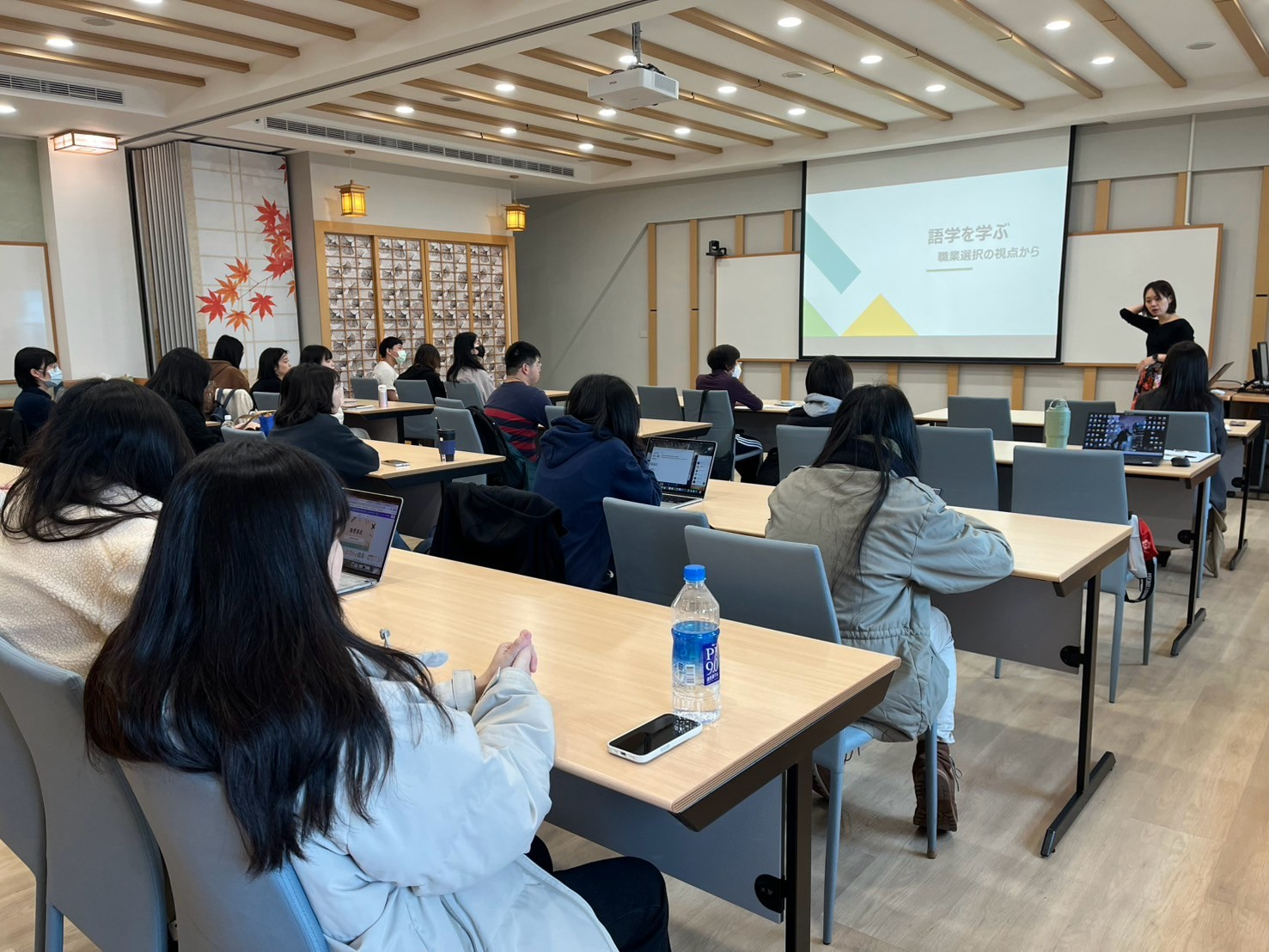 圖片標題:LINE_ALBUM_20250319特別演講會_250319_11