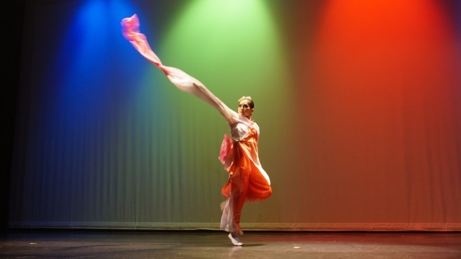 圖片標題:03舞姿優美，如夢如幻