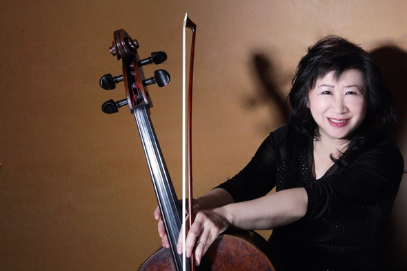 圖片標題:大提琴家__曾素芝