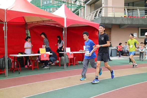 圖片標題:柏鴻參與2016東吳超馬