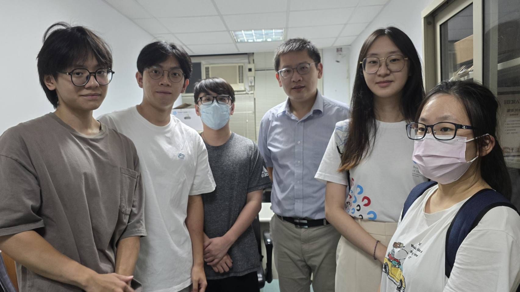 圖片標題:1_InnoPalm與老師合影