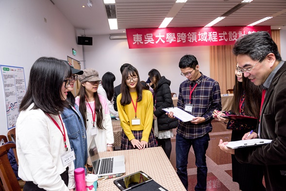 圖片標題:8.App成果發表-1