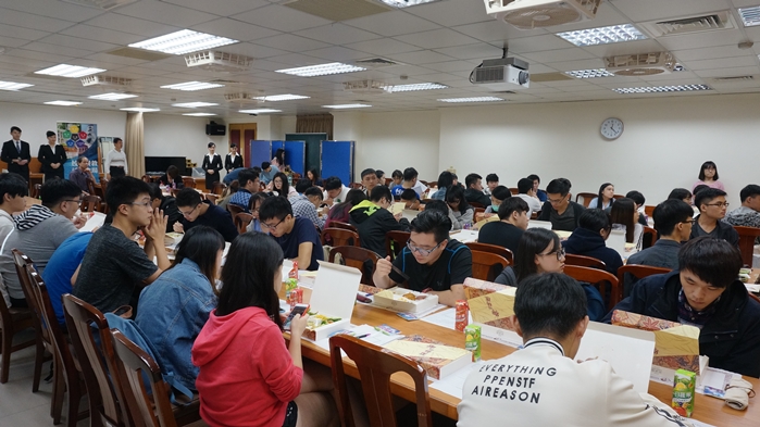 圖片標題:02 餐敘現場座無虛席