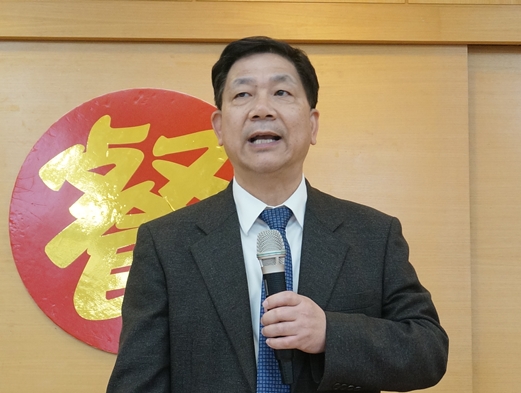 圖片標題:10教務長詹乾隆回答同學問題