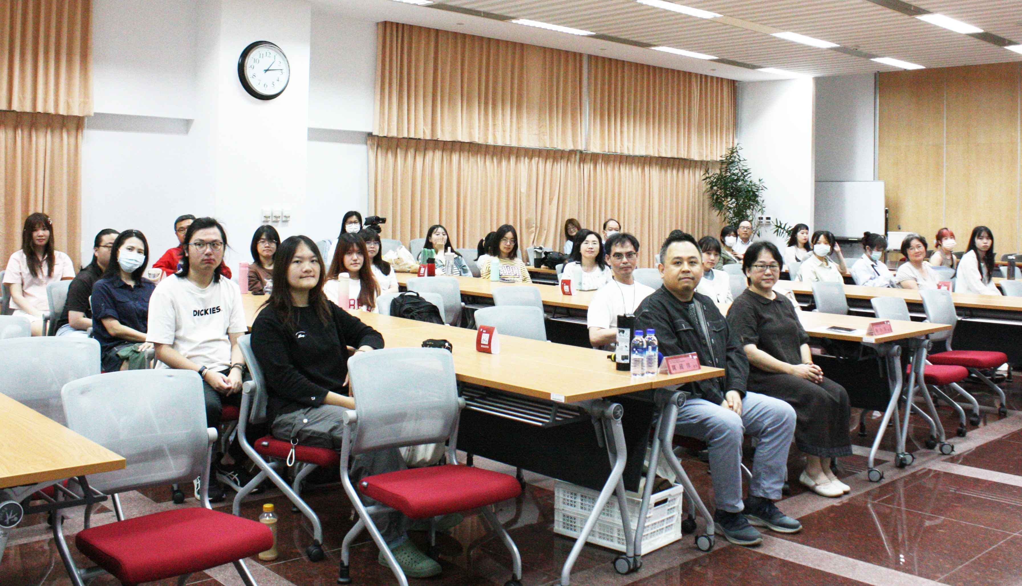 圖片標題:圖五 5月14日「可解的謎團，不可解的人間：東野圭吾的推理風景」講座合照-01