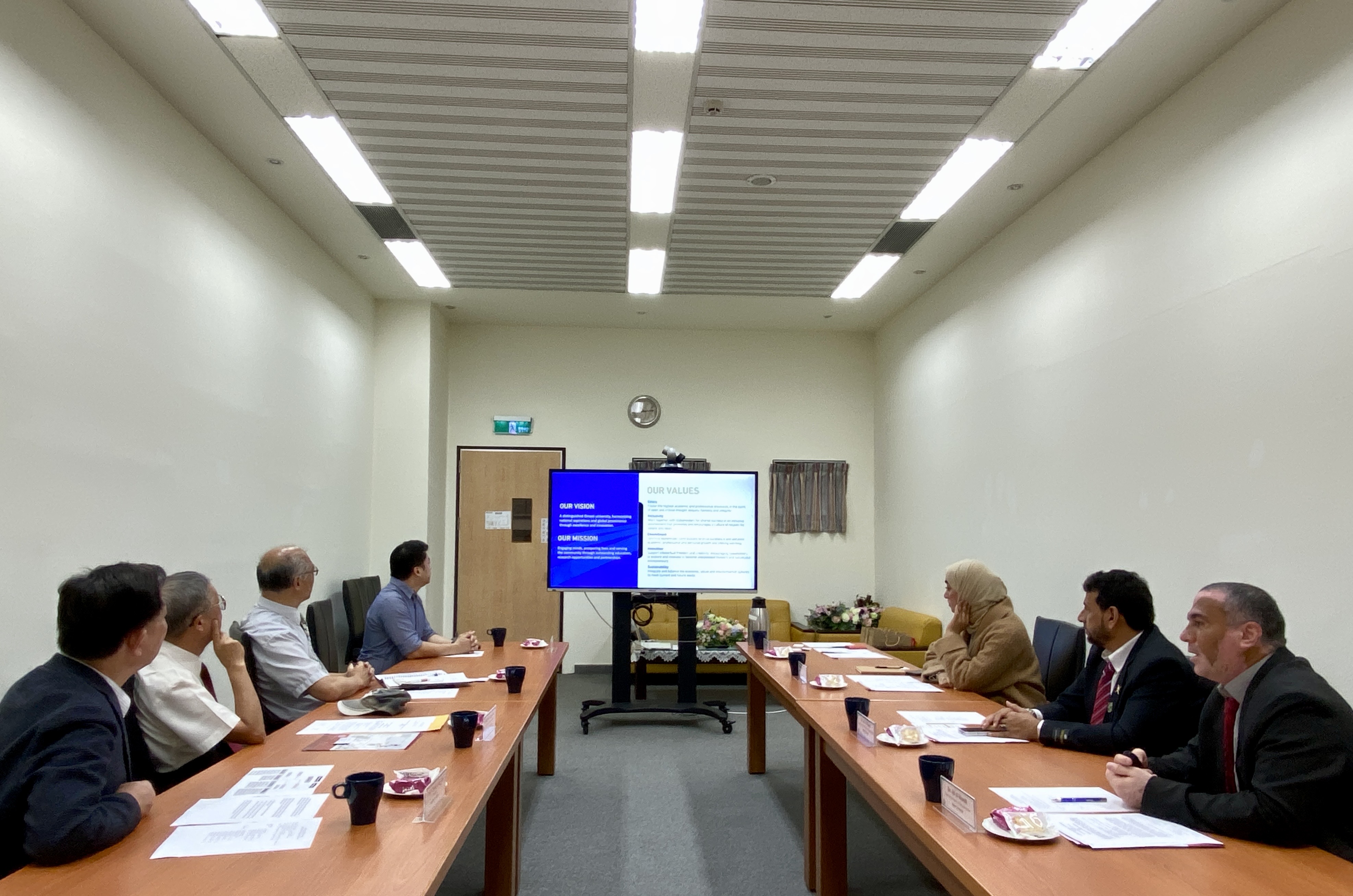 圖片標題:阿曼蘇合爾大學交流會