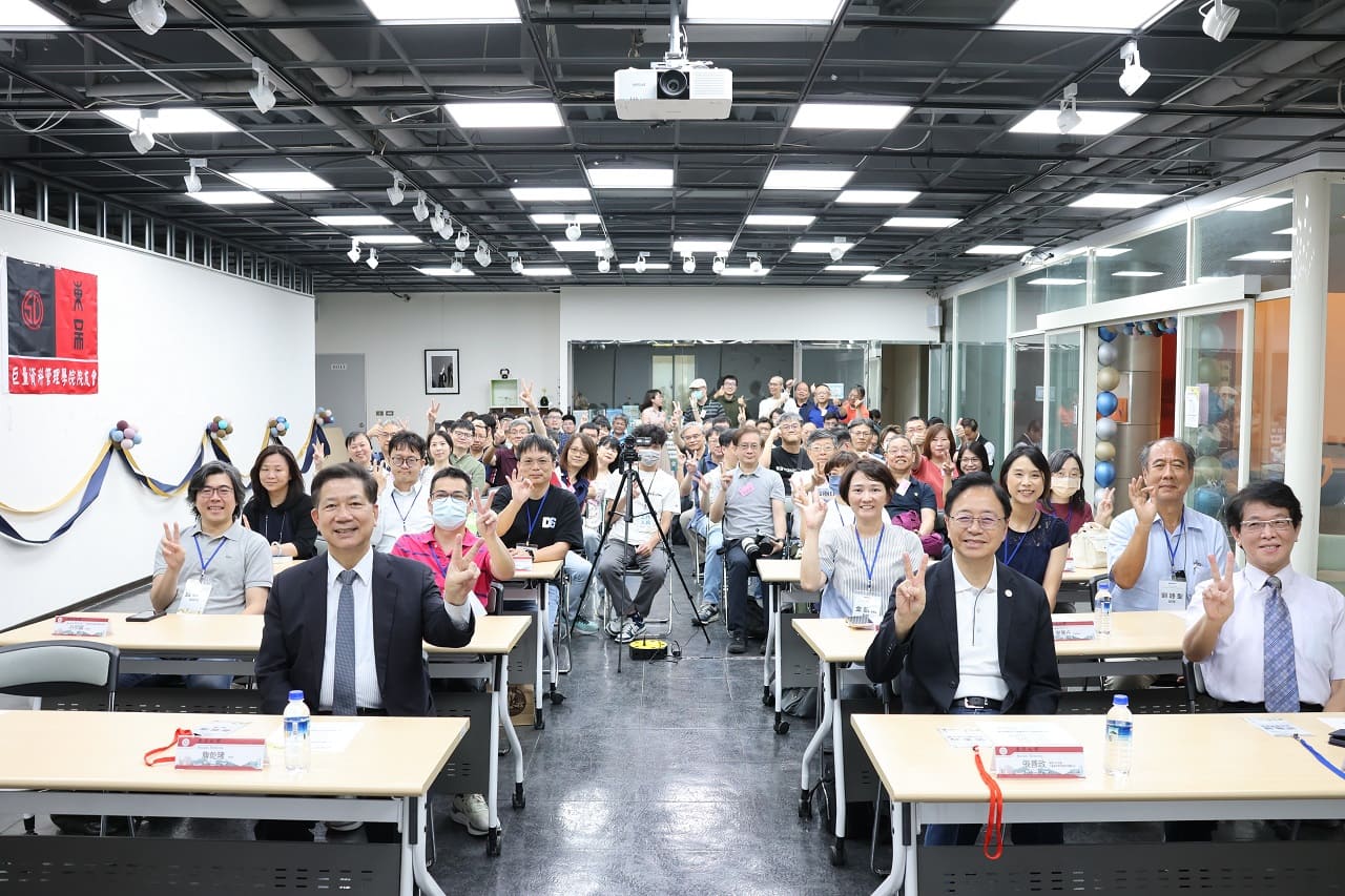 圖片標題:大合照1