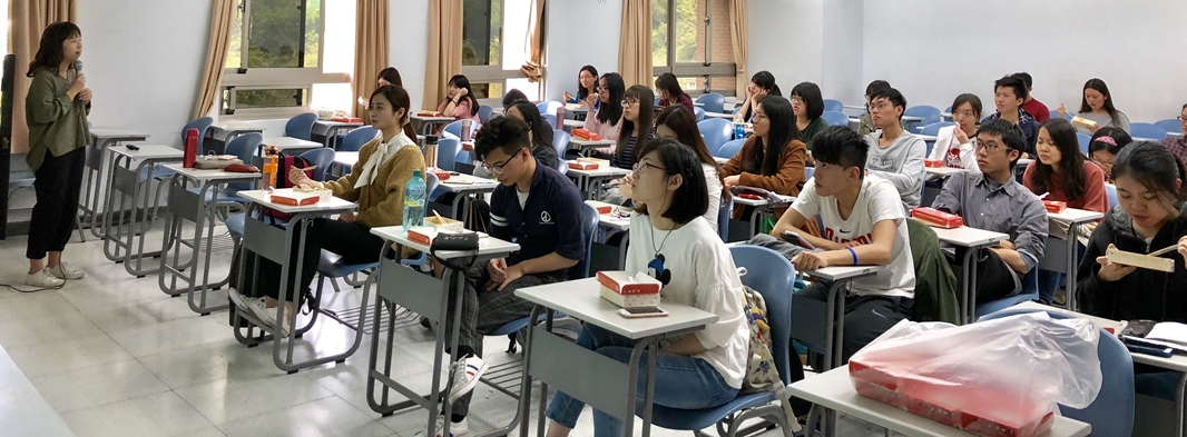 圖片標題:同學們認真聆聽熊同學的分享