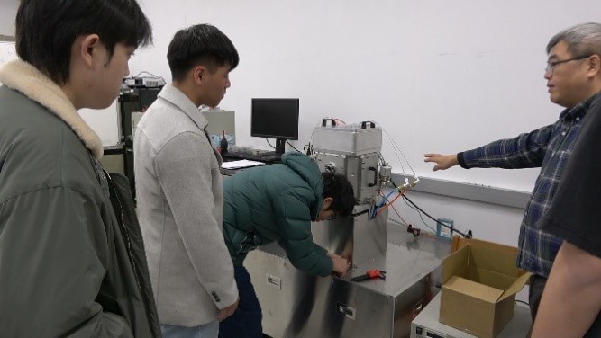 圖片標題:半導體元件設計專題實驗-鍍膜與設備檢測B