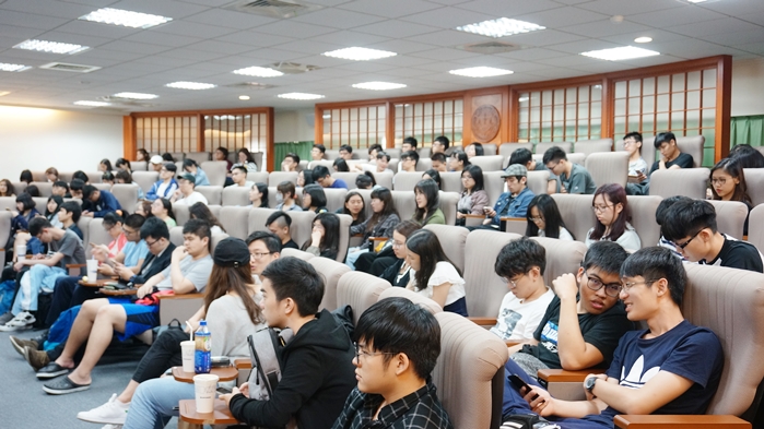 圖片標題:06台下座無虛席