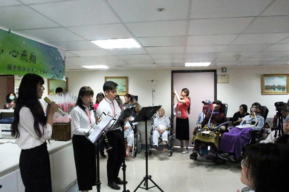 圖片標題:04 音樂系學生演奏