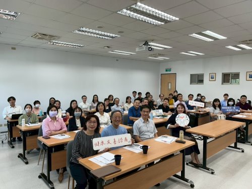 圖片標題:外語學院導師輔導知能研習參與教師大合照