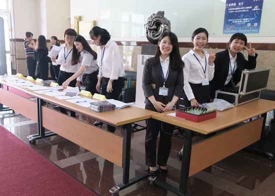 圖片標題:01 成果展接待組