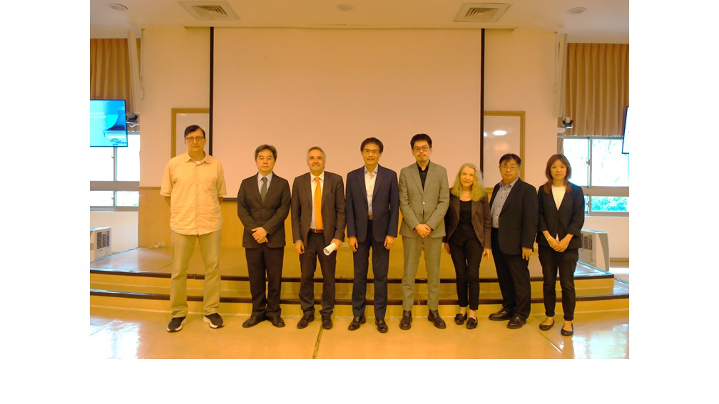 圖片標題:室內合照