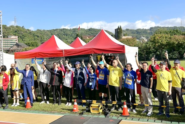 圖片標題:2025東吳國際超馬鳴槍開跑1