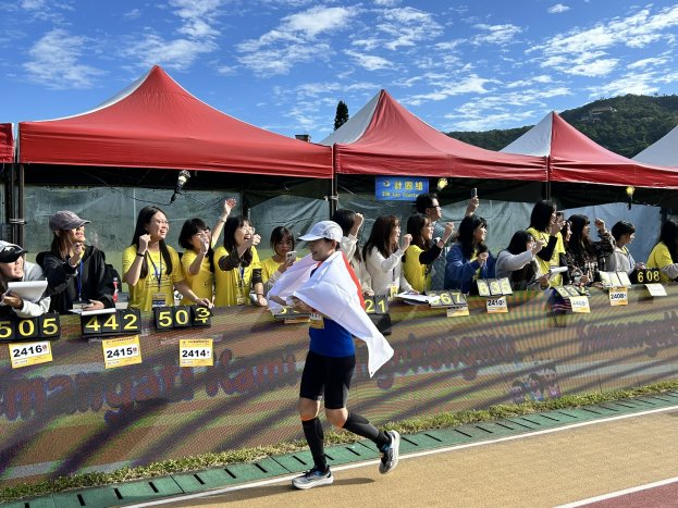 圖片標題:2025東吳國際超馬志工5