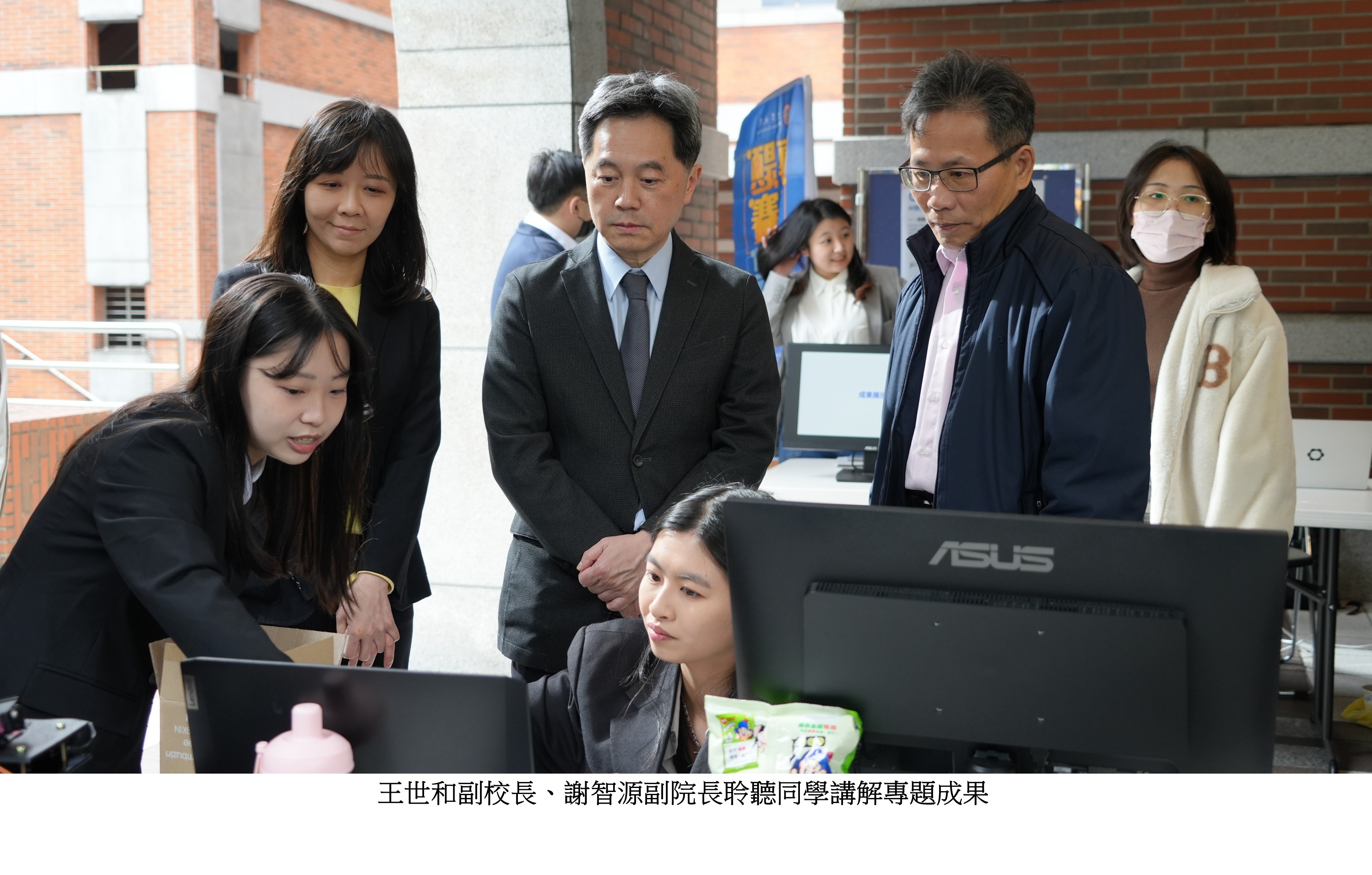 圖片標題:資管系專題競賽嘉年華3