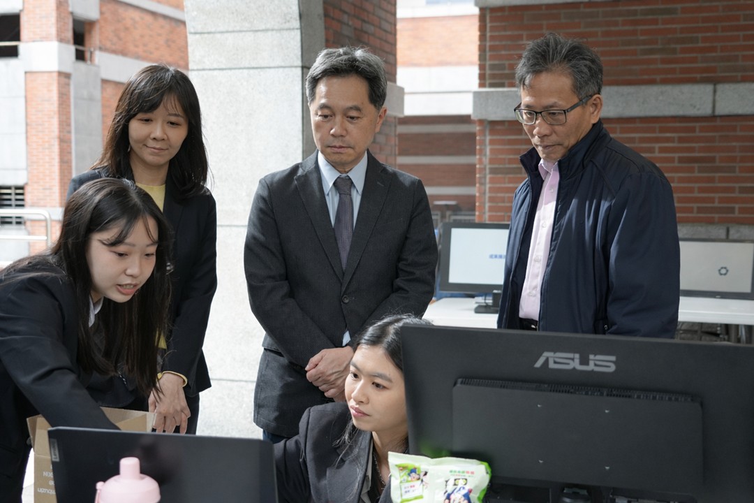 圖片標題:資管系專題競賽嘉年華0