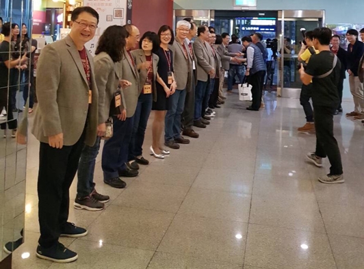 圖片標題:8歡送系友-2