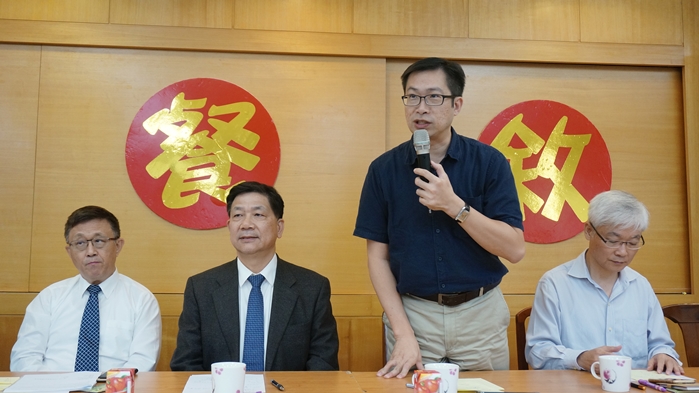 圖片標題:11 學務長蕭宏宜回答同學問題.JPG