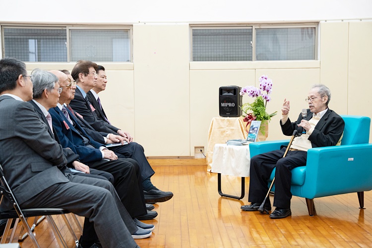 圖片標題:04陳鴻智校友向學弟妹勉勵.jpg