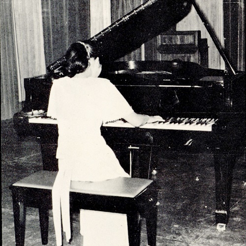 圖片標題:圖三音樂系鋼琴(1976年畢冊).JPG